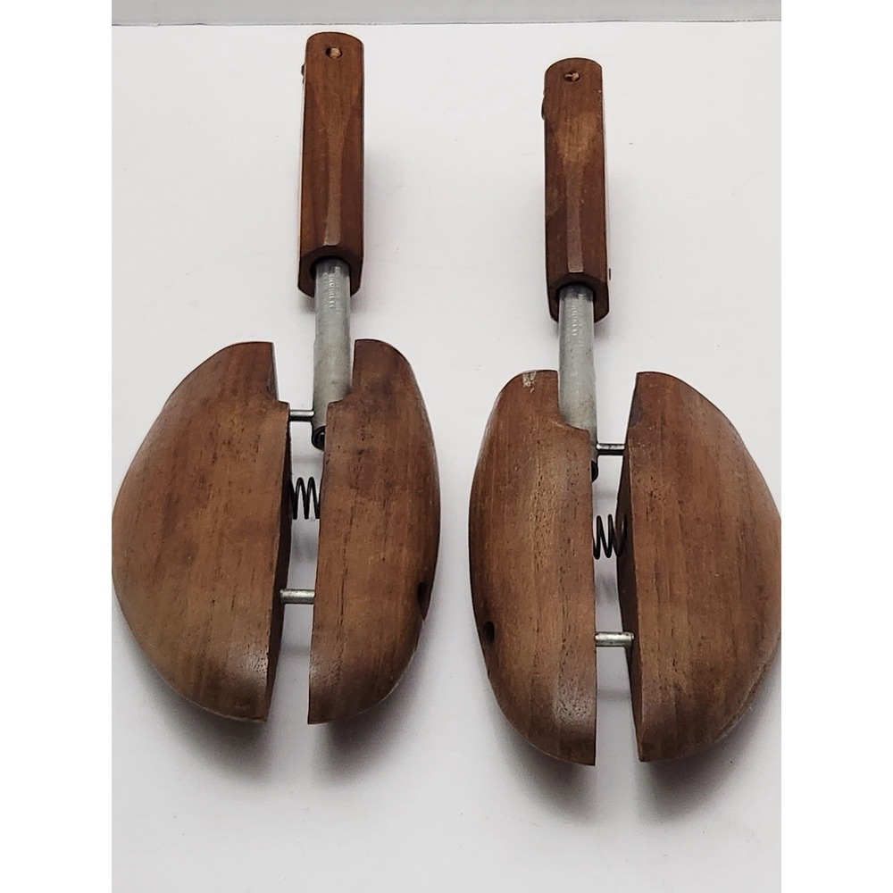 Rochester Shoe Tree Co Men's Wood Cedar Shoe Stretcher Leather Hang Strap